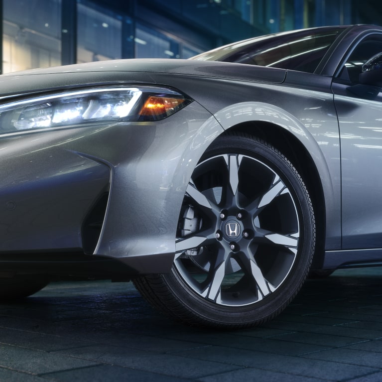 Civic Hatchback Hybrid front wheel